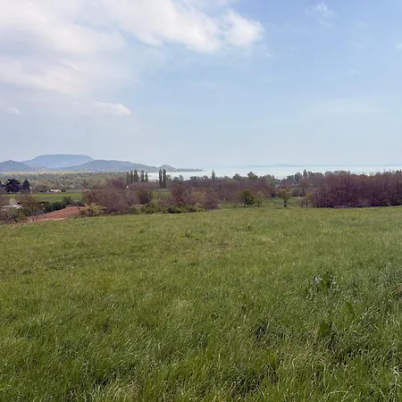 Balaton Newhill - Panorama View Проживание в семье